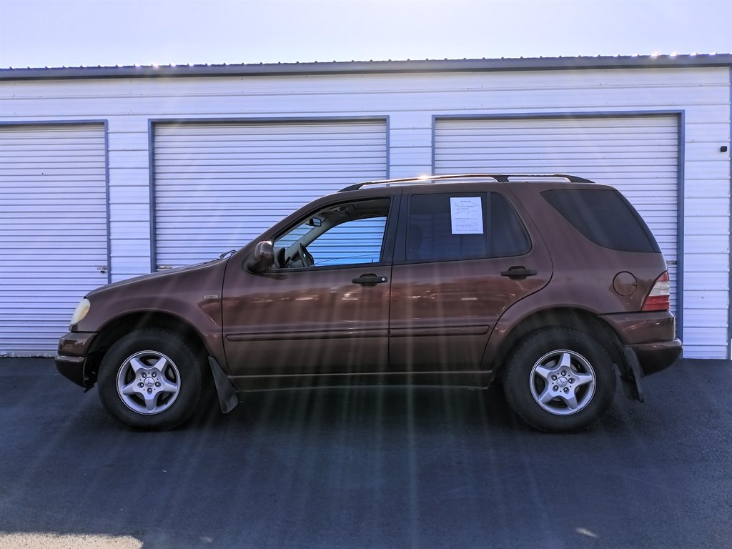 2000 Mercedes-Benz M-Class ML 320