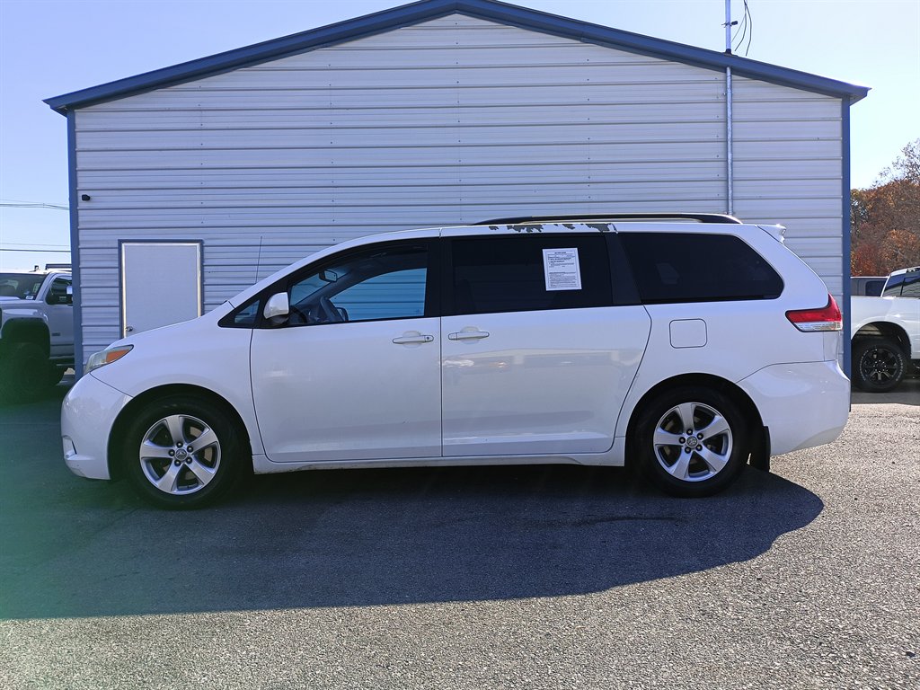 2011 Toyota Sienna LE