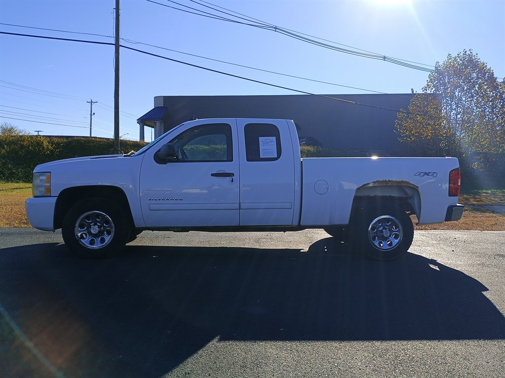 2011 Chevrolet Silverado 1500 LS's photo