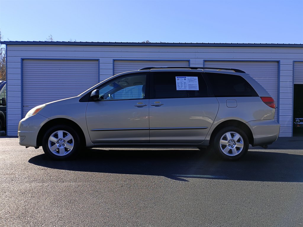 2004 Toyota Sienna CE