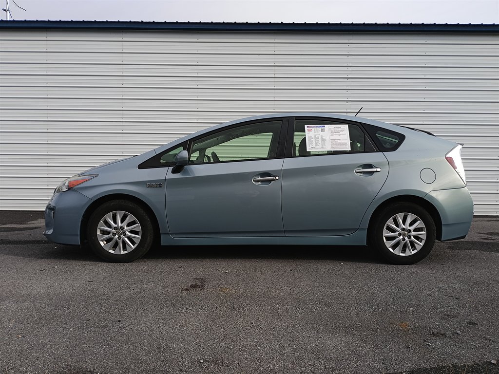 2013 Toyota Prius Plug-In's photo