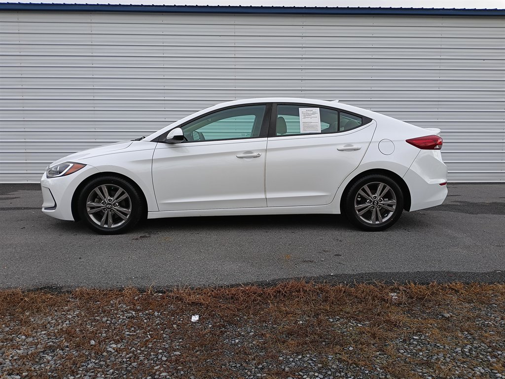 2017 Hyundai Elantra SE's photo