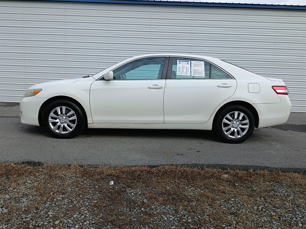 2011 Toyota Camry Base's photo