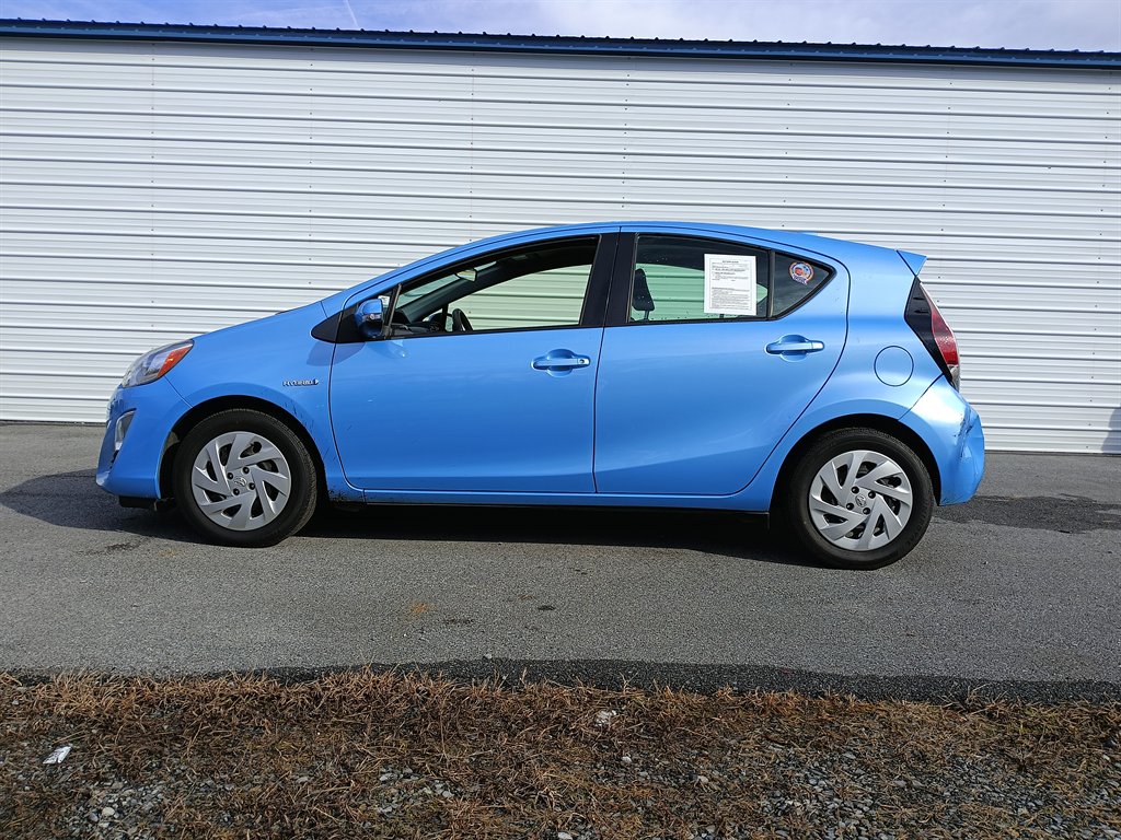 2016 Toyota Prius c Two