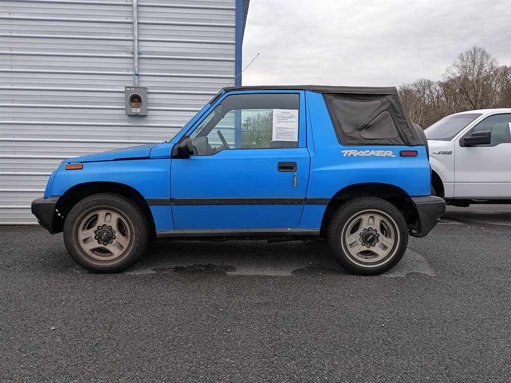 1997 Geo Tracker CONVERTIBLE's photo