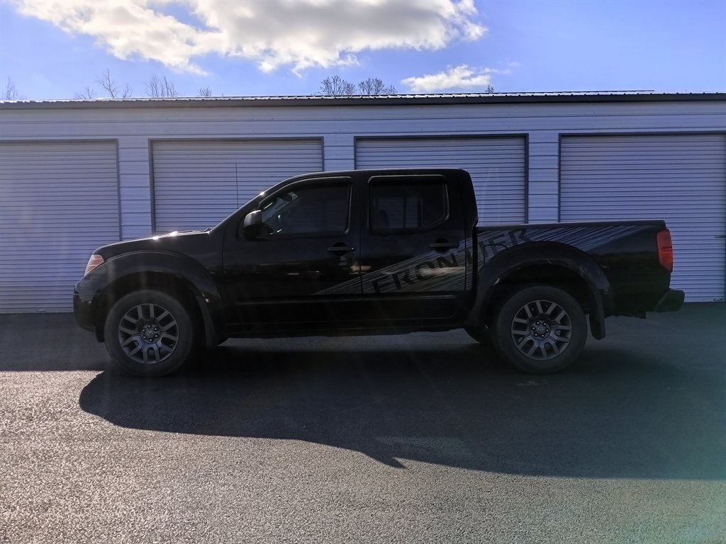 2012 Nissan Frontier SV's photo