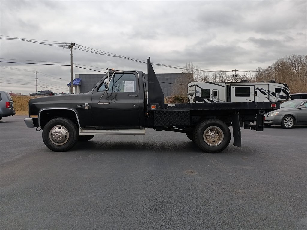 1986 Chevrolet K30's photo
