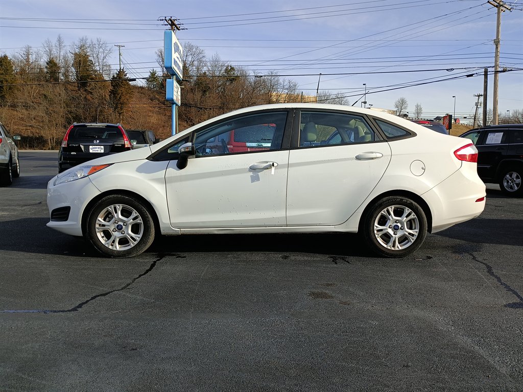 2013 Hyundai Elantra Coupe GS's photo