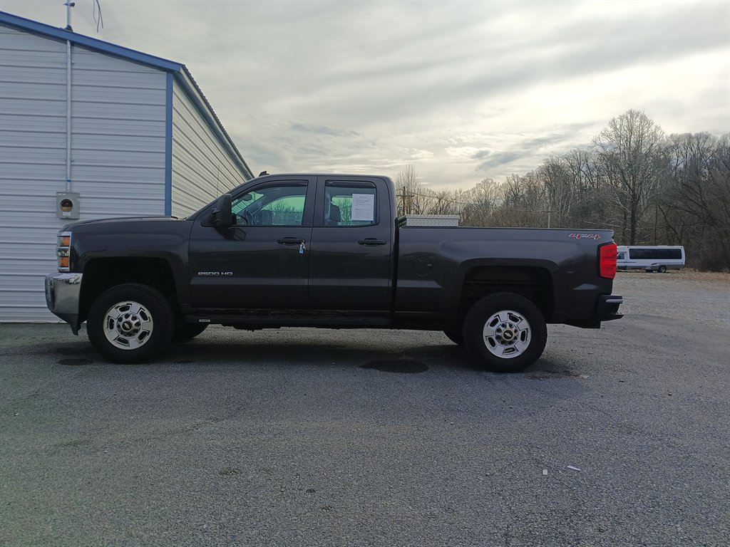 2015 Chevrolet Silverado HD WT's photo