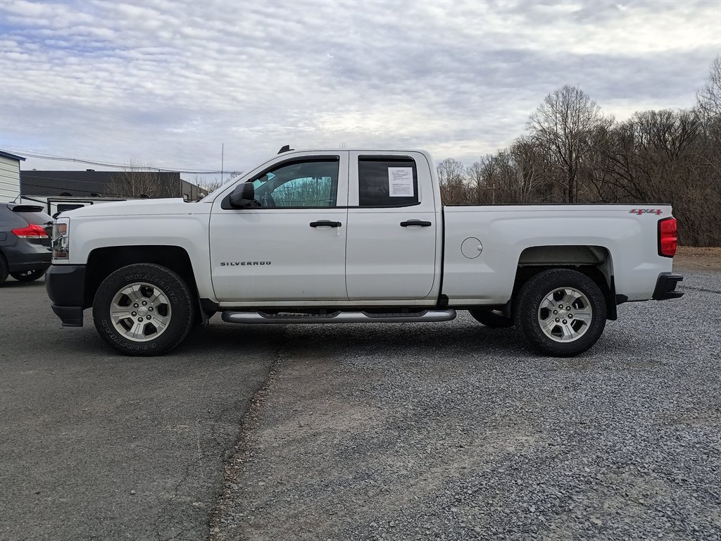 2016 Chevrolet Silverado LT's photo