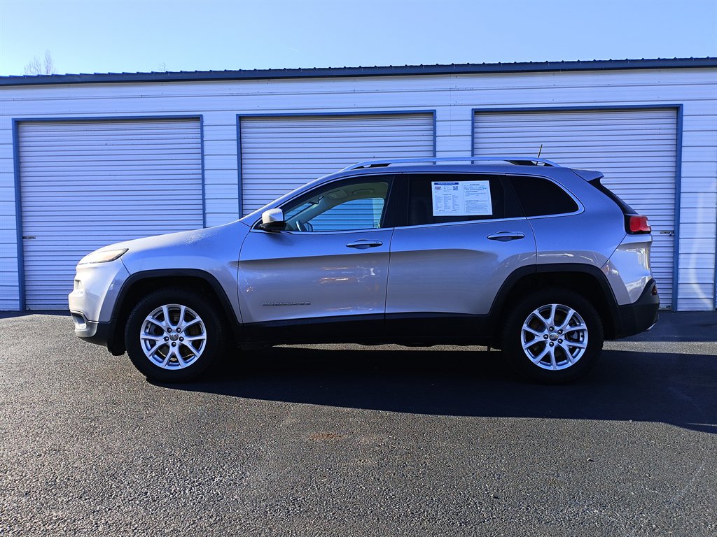 2016 Jeep Cherokee Latitude's photo