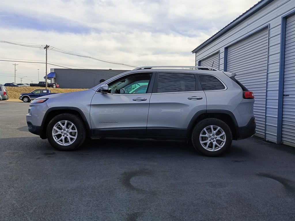 2016 Jeep Cherokee Latitude's photo