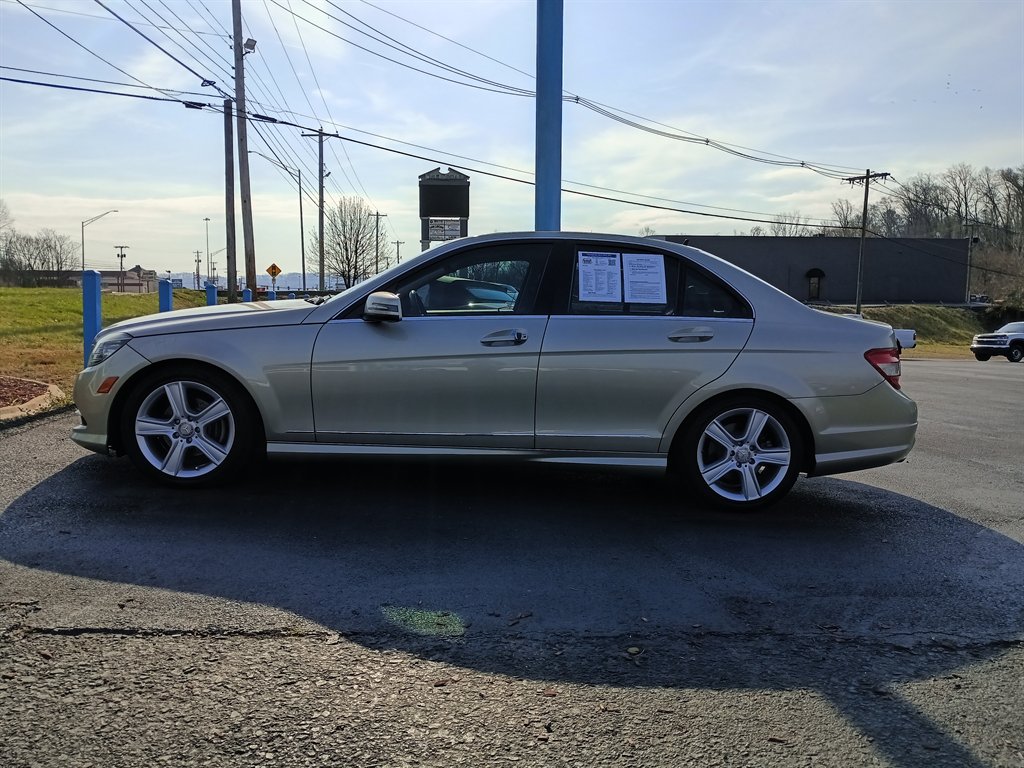 2011 Mercedes-Benz C-Class's photo