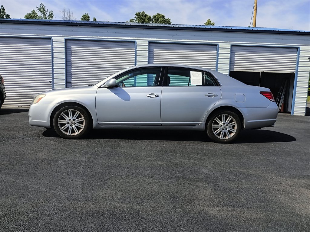 2005 Toyota Avalon Limited's photo